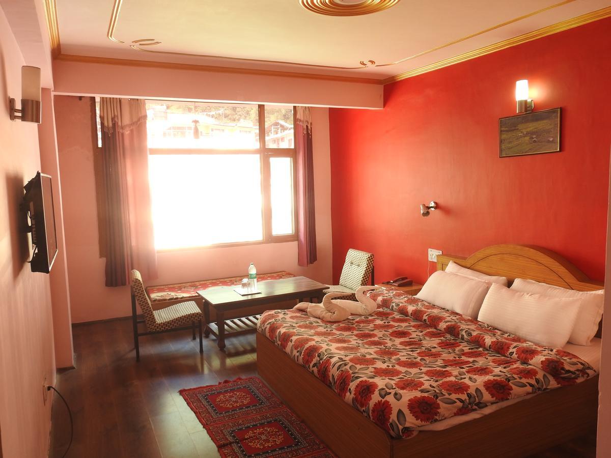 Dormico'S Hotel Snowbird Manāli Екстериор снимка